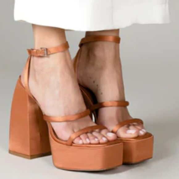 BRAND NEW JESSICA SIMPSON OPEN PLATFORM HEEL SANDAL - Picture 1 of 14